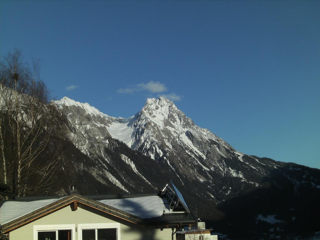 Apartamento Haus Triumph Pettneu am Arlberg Exterior foto